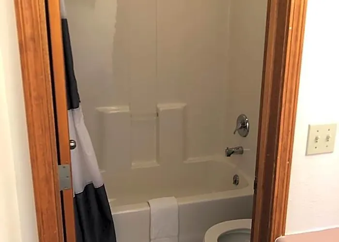 Motel Wheels 2*